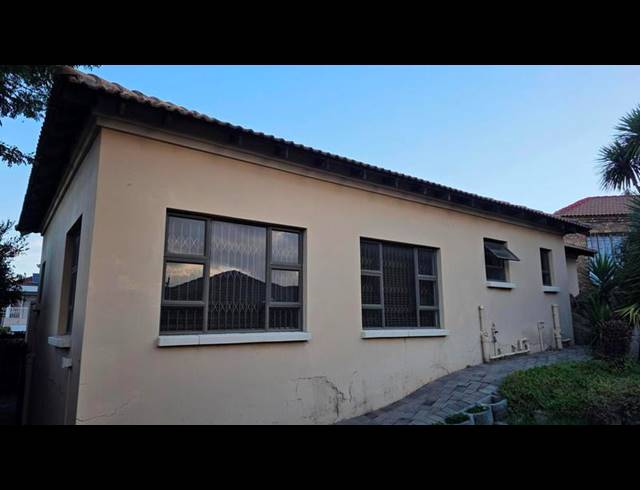 3 BEDROOM HOUSE FOR SALE IN ALBEMARLE